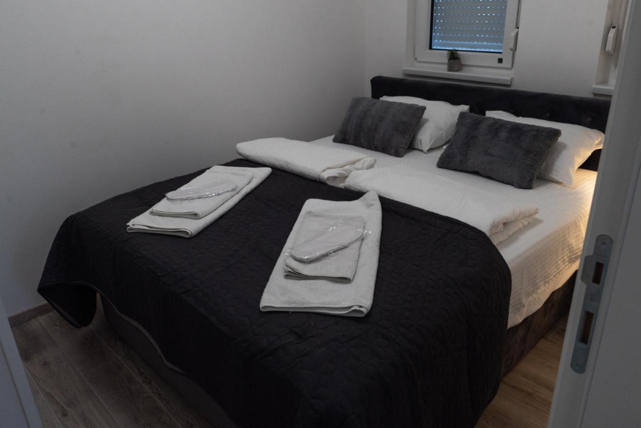 Lux Apartment III プリイェドル エクステリア 写真